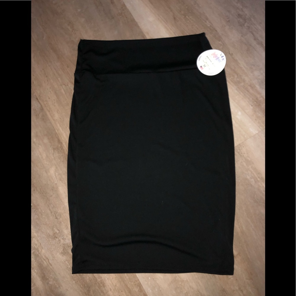 NWT Black LuLaRoe Cassie M
